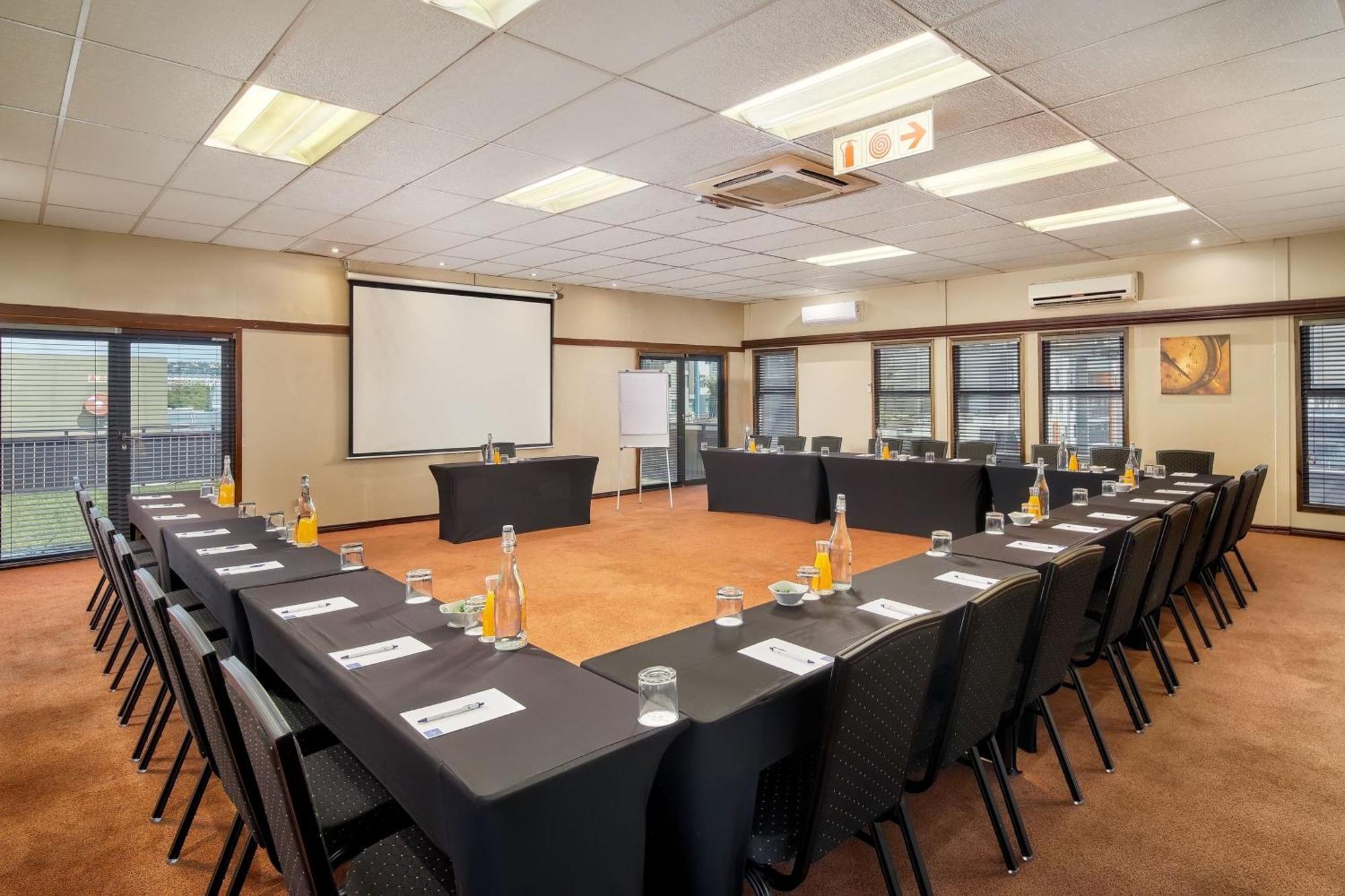 Protea Hotel By Marriott Pretoria Hatfield 外观 照片