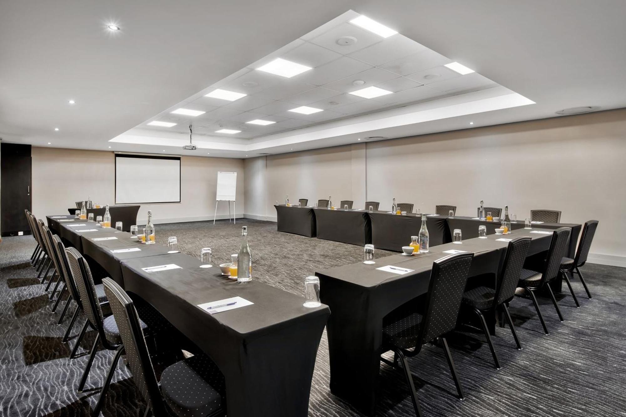 Protea Hotel By Marriott Pretoria Hatfield 外观 照片