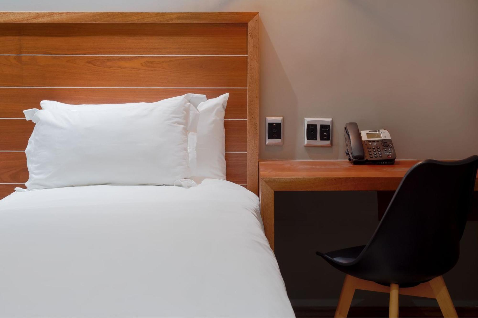 Protea Hotel By Marriott Pretoria Hatfield 客房 照片