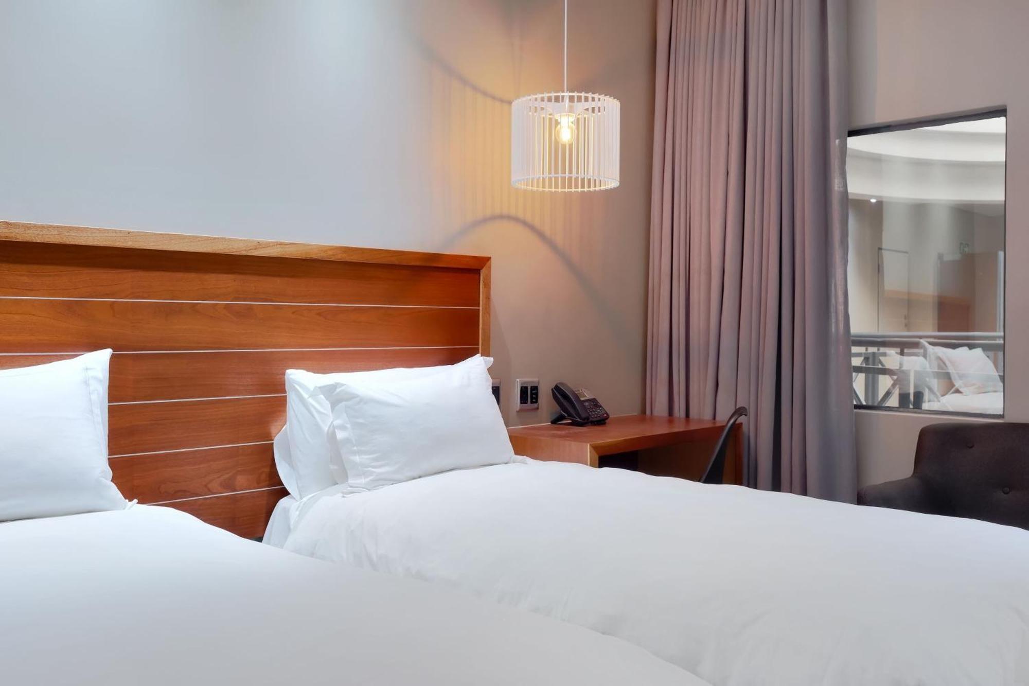 Protea Hotel By Marriott Pretoria Hatfield 客房 照片