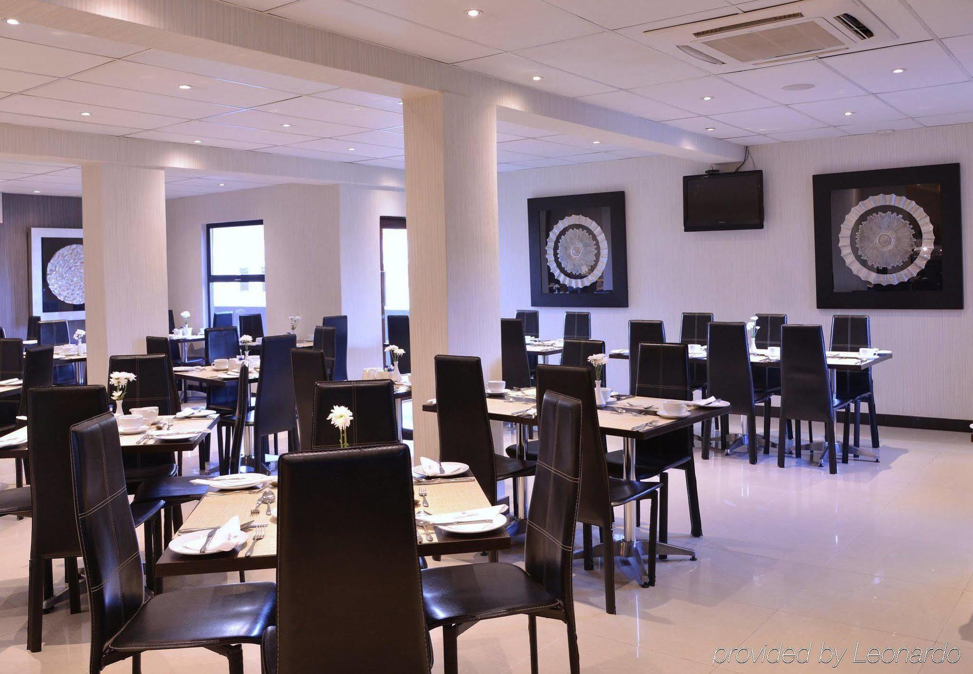 Protea Hotel By Marriott Pretoria Hatfield 外观 照片