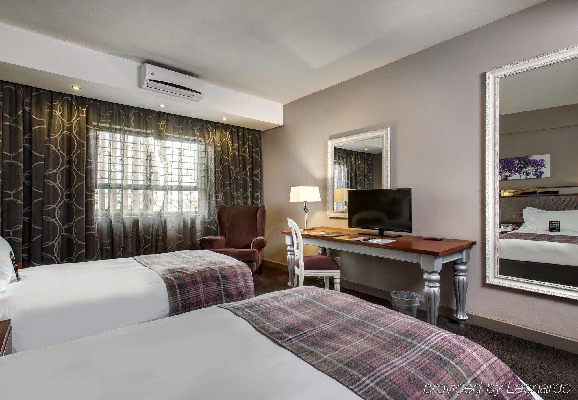 Protea Hotel By Marriott Pretoria Hatfield 外观 照片