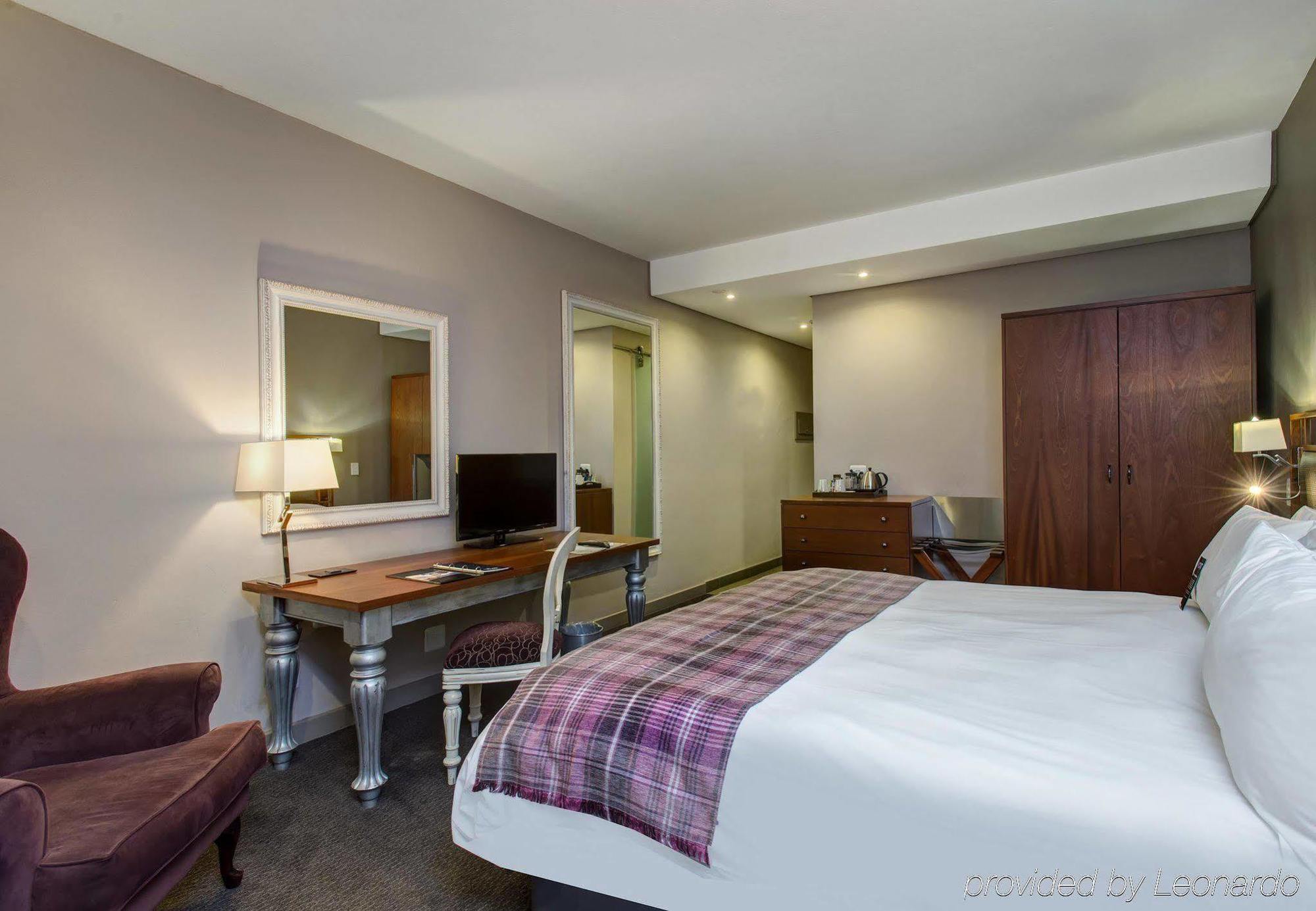 Protea Hotel By Marriott Pretoria Hatfield 外观 照片