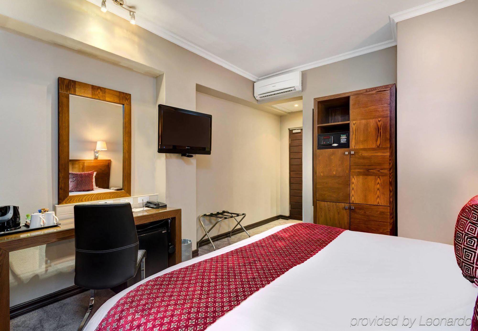 Protea Hotel By Marriott Pretoria Hatfield 外观 照片