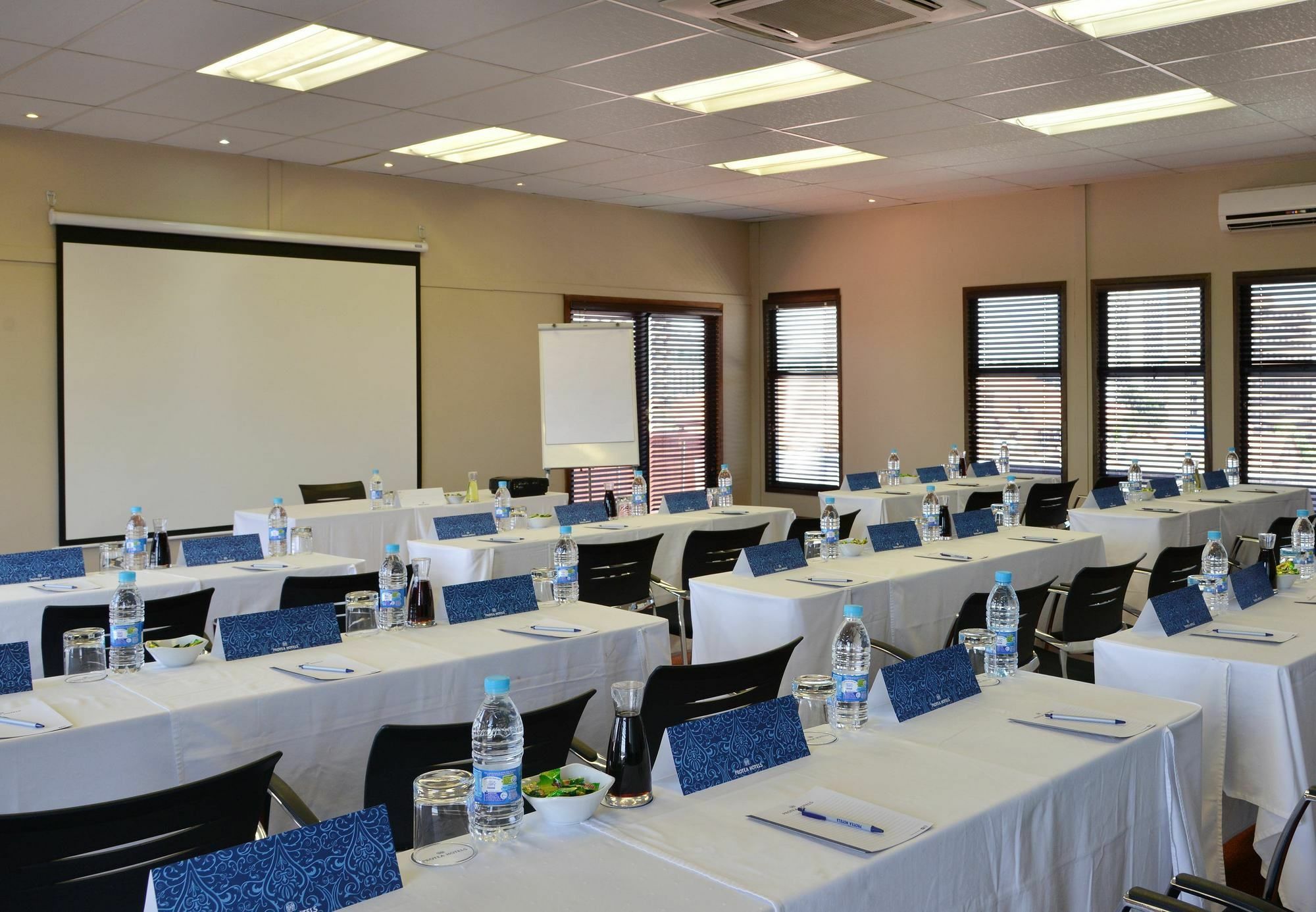 Protea Hotel By Marriott Pretoria Hatfield 外观 照片